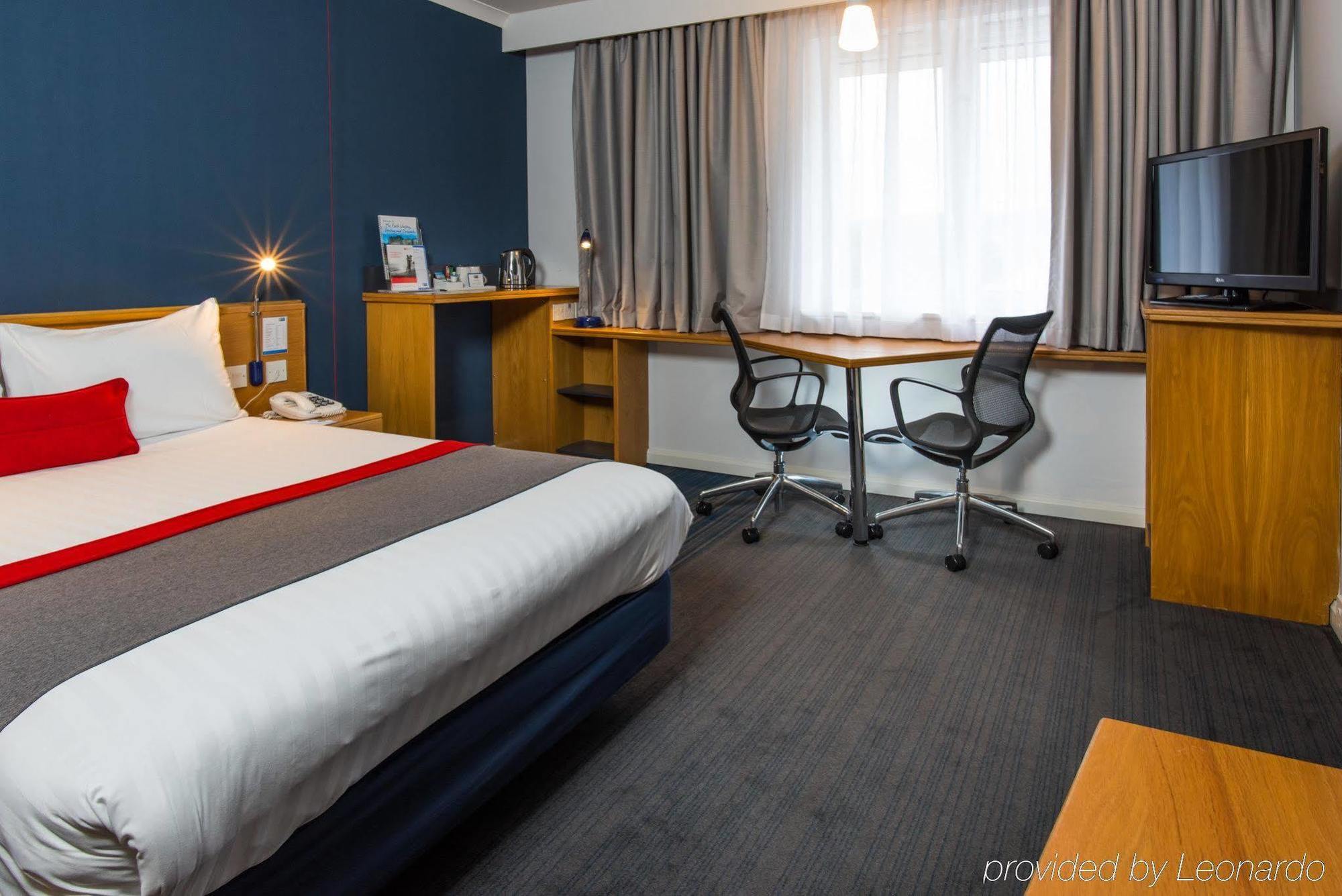 Express By Ihg Hotel