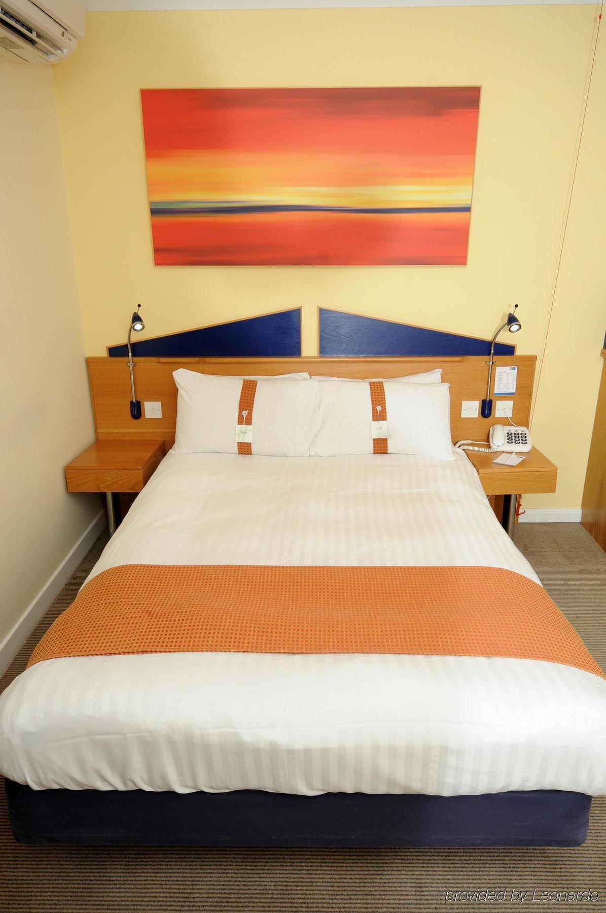 Express By Ihg Отель