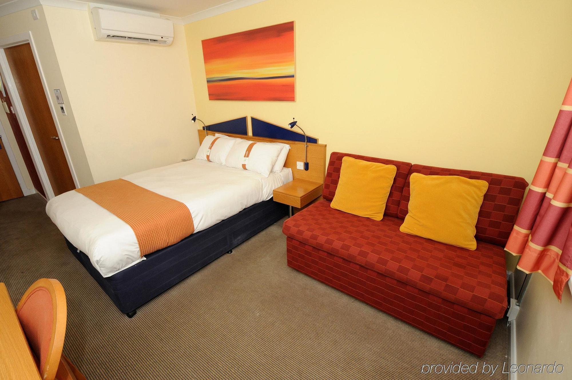 Express By Ihg Отель