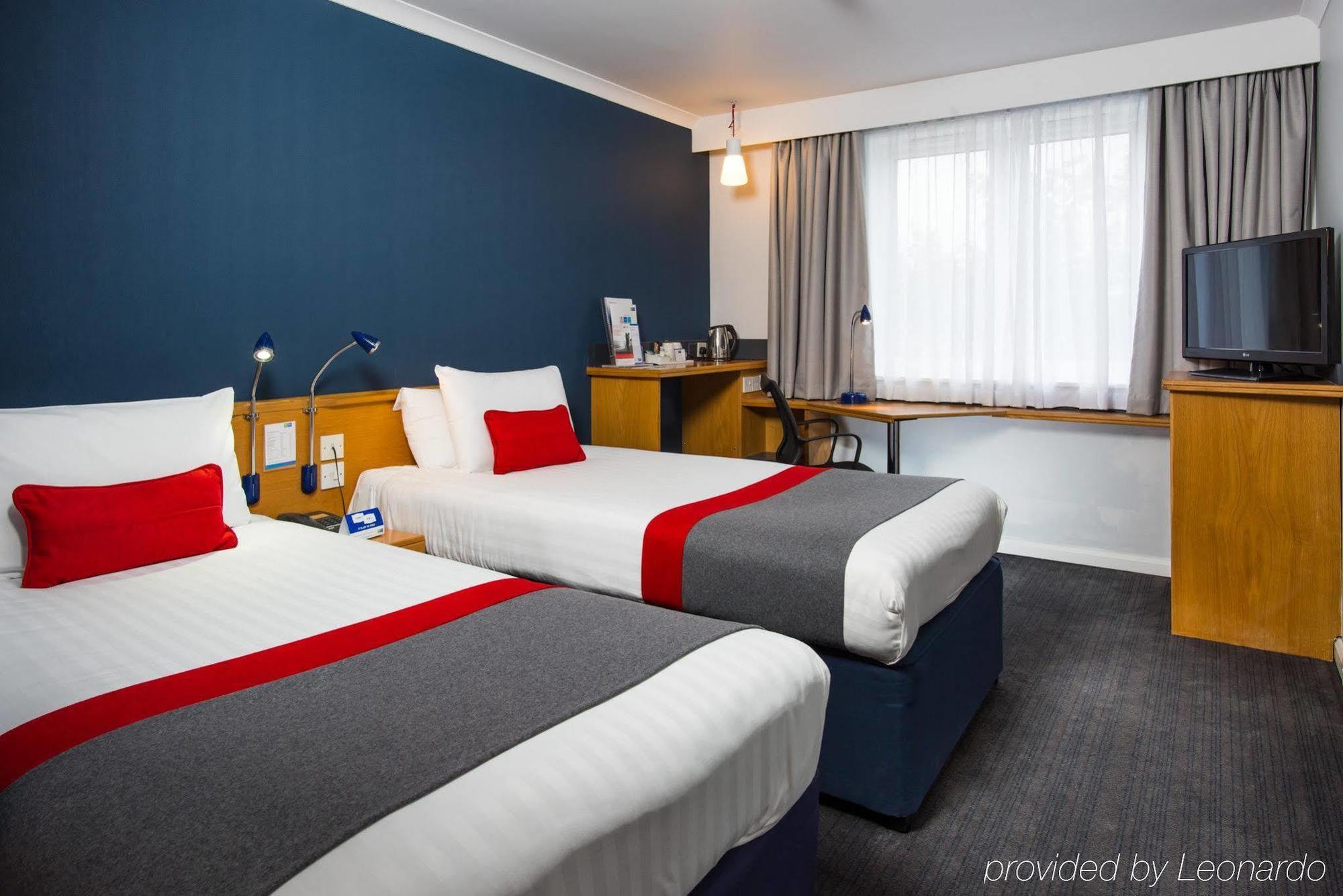Express By Ihg Отель